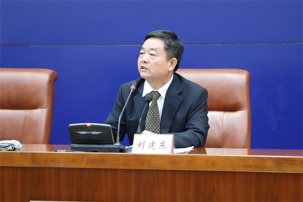 (济南市园林和林业绿化局党组成员,园林和林业绿化发展中心主任刘建东