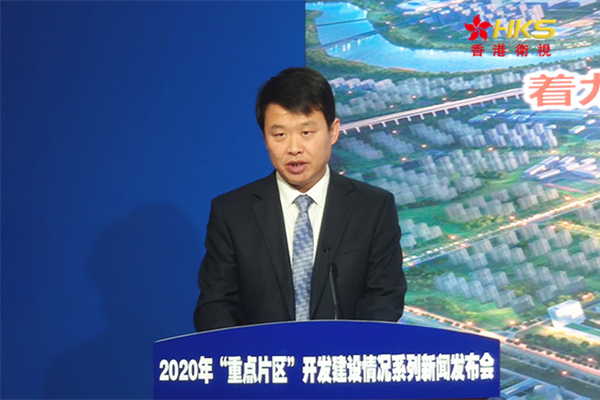 (福山区政府副区长王福颖介绍夹河新城片区开发建设情况)