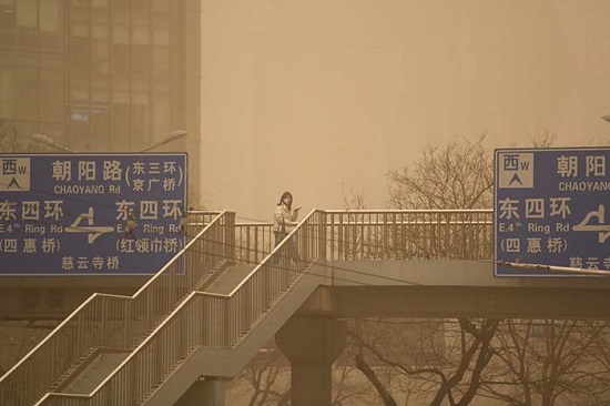 這是今春我國北方地區首次發生大範圍沙塵暴天氣,也是近10年來影響