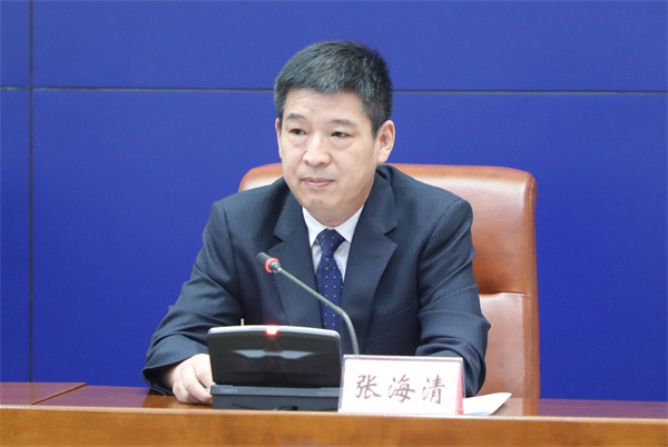 (人民银行济南分行营管部党委副书记副主任张海清回答记者提问)补偿